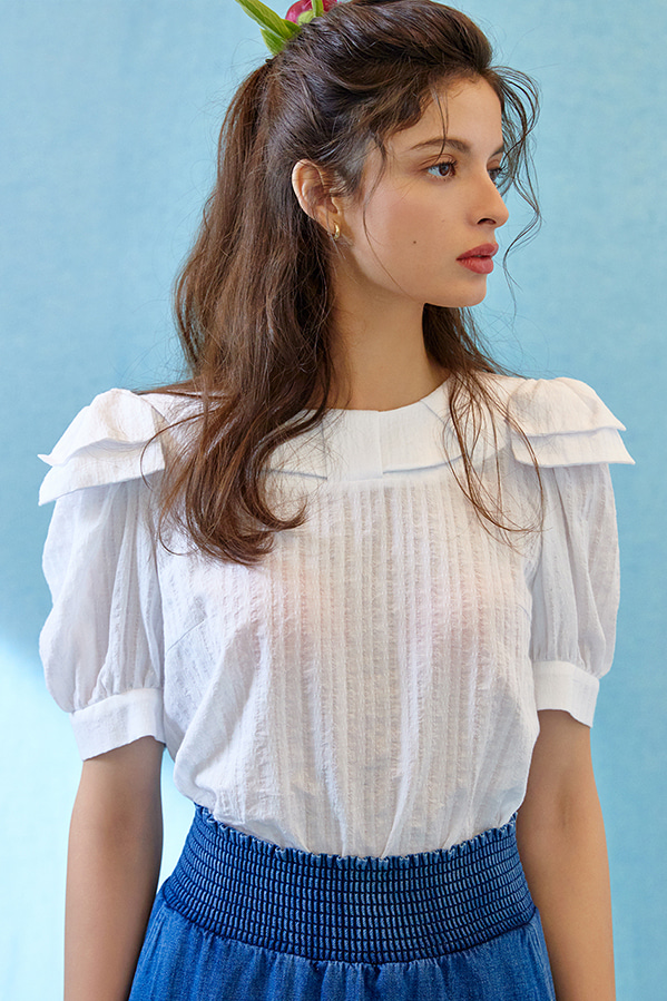 Ribbon-shoulder cotton blouse